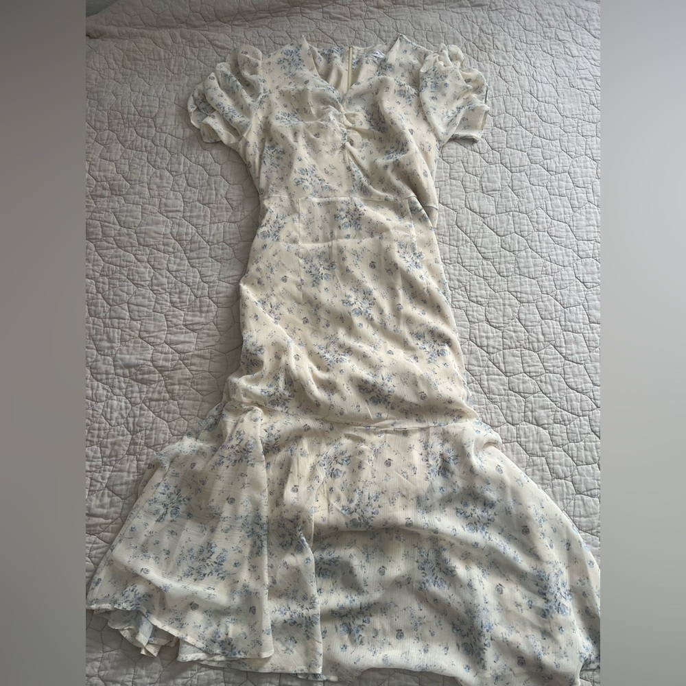 Chic Cream and Blue Floral Maxi Dress